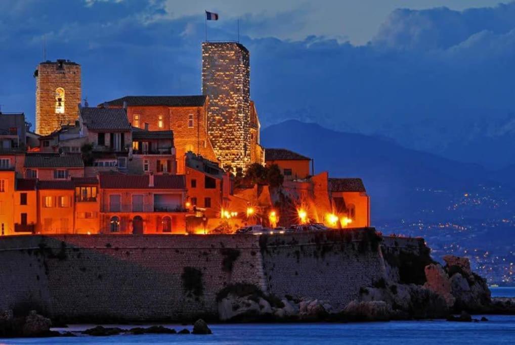 Ravissant Studio Au Coeur Du Vieil Antibes Luaran gambar